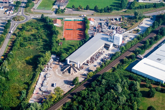Vue aérienne de Club de tennis Rohrbach et Dyckerhoff Beton GmbH à Rohrbach dans le département Rhénanie-Palatinat, Allemagne