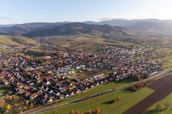 Vue aérienne de Quartier Steinbach in Baden-Baden dans le département Bade-Wurtemberg, Allemagne