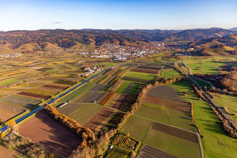 Vue aérienne de Français et B28 à Oberkirch dans le département Bade-Wurtemberg, Allemagne