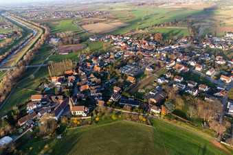 Vue aérienne de À Bühlbach à le quartier Bühl in Offenburg dans le département Bade-Wurtemberg, Allemagne
