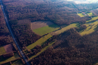 Vue aérienne de A65 à Steinweiler dans le département Rhénanie-Palatinat, Allemagne