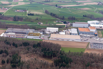 Photographie aérienne de Installations techniques dans la zone industrielle de Riburg avec Rodi Fructus, Kühne + Nagel, DPD, Galliker Transport AG et Louis Ditzler AG à Möhlin dans le département Argovie, Suisse