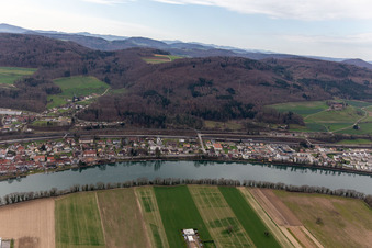 Vue aérienne de Mumpf dans le département Argovie, Suisse