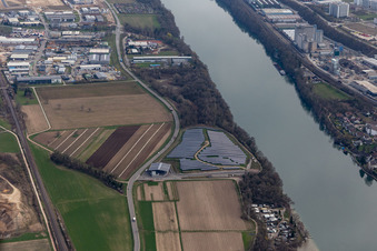 Vue aérienne de Centrale solaire à la tête de pont romaine Augusta Raurica à Rheinfelden dans le département Bade-Wurtemberg, Allemagne