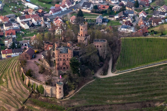 Vue oblique de Auberge de jeunesse Château Ortenberg à le quartier Bühlweg in Ortenberg dans le département Bade-Wurtemberg, Allemagne
