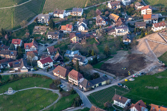 Vue aérienne de Mémorial Felix Burda à le quartier Käfersberg in Ortenberg dans le département Bade-Wurtemberg, Allemagne