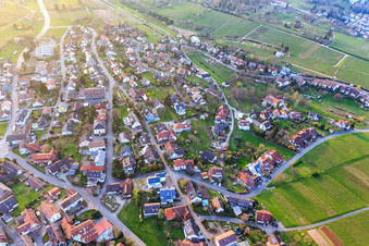 Vue aérienne de Vue de la ville depuis l'est à le quartier Fessenbach in Offenburg dans le département Bade-Wurtemberg, Allemagne