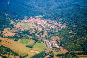 Vue aérienne de De l'est à le quartier Gräfenhausen in Annweiler am Trifels dans le département Rhénanie-Palatinat, Allemagne