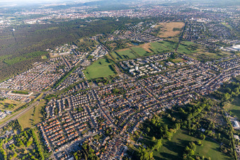 Quartier Neureut in Karlsruhe dans le département Bade-Wurtemberg, Allemagne depuis l'avion