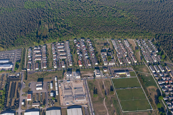 Vue aérienne de Avenue Abraham Lincoln à le quartier Neureut in Karlsruhe dans le département Bade-Wurtemberg, Allemagne