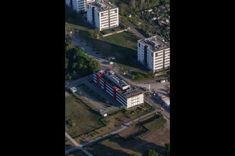 Vue aérienne de Microchip Technoloy dans le parc technologique à le quartier Rintheim in Karlsruhe dans le département Bade-Wurtemberg, Allemagne