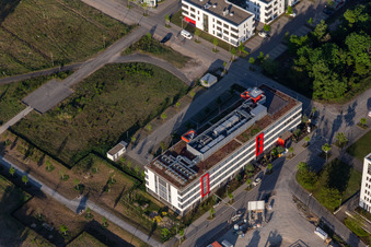 Vue aérienne de Microchip Technoloy dans le parc technologique à le quartier Rintheim in Karlsruhe dans le département Bade-Wurtemberg, Allemagne