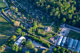 Vue aérienne de Salon de thé dans le parc du château à le quartier Innenstadt-Ost in Karlsruhe dans le département Bade-Wurtemberg, Allemagne