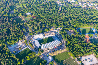 Vue oblique de Reconstruction du KSC Wildparkstadion à le quartier Innenstadt-Ost in Karlsruhe dans le département Bade-Wurtemberg, Allemagne