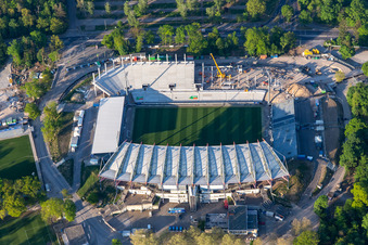 Reconstruction du KSC Wildparkstadion à le quartier Innenstadt-Ost in Karlsruhe dans le département Bade-Wurtemberg, Allemagne hors des airs
