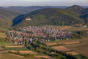 Photographie aérienne de Château de Landeck à Klingenmünster dans le département Rhénanie-Palatinat, Allemagne