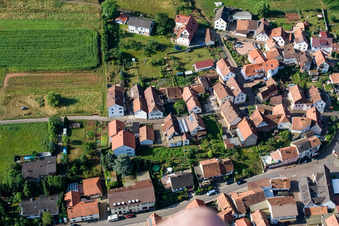 Vue aérienne de Mettenbacher Straße à le quartier Gräfenhausen in Annweiler am Trifels dans le département Rhénanie-Palatinat, Allemagne