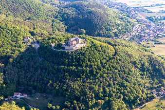 Château de Hambach à le quartier Diedesfeld in Neustadt an der Weinstraße dans le département Rhénanie-Palatinat, Allemagne depuis l'avion