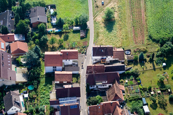 Vue aérienne de De l'ouest à le quartier Gräfenhausen in Annweiler am Trifels dans le département Rhénanie-Palatinat, Allemagne