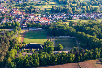 Vue aérienne de Stade TUS Schaidt à le quartier Schaidt in Wörth am Rhein dans le département Rhénanie-Palatinat, Allemagne