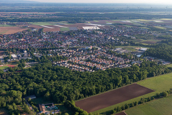 Vue aérienne de Kandel dans le département Rhénanie-Palatinat, Allemagne