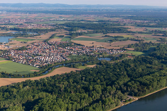 Vue aérienne de Leimersheim dans le département Rhénanie-Palatinat, Allemagne