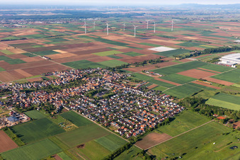 Ottersheim bei Landau dans le département Rhénanie-Palatinat, Allemagne vu d'un drone