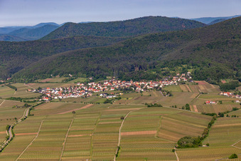Photographie aérienne de Gleisweiler dans le département Rhénanie-Palatinat, Allemagne