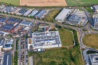 Vue aérienne de Zone industrielle et commerciale nord avec ITK Engineering GmbH, DBK David + Baader à Rülzheim dans le département Rhénanie-Palatinat, Allemagne