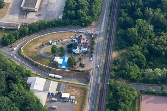 Vue aérienne de Roth Baumeister Haus avec GK Consulting et Trust GmbH à le quartier Sondernheim in Germersheim dans le département Rhénanie-Palatinat, Allemagne