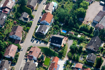 À Wingertsberg à le quartier Gräfenhausen in Annweiler am Trifels dans le département Rhénanie-Palatinat, Allemagne hors des airs