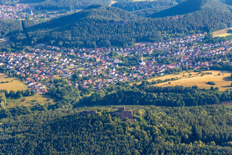 Vue aérienne de Drachenfels à Busenberg dans le département Rhénanie-Palatinat, Allemagne