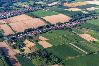 Vue aérienne de Vollmersweiler dans le département Rhénanie-Palatinat, Allemagne