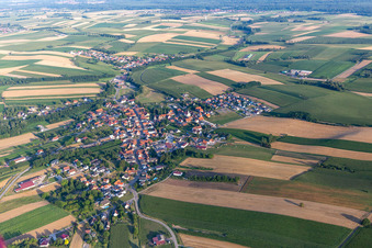 Vue d'oiseau de Trimbach dans le département Bas Rhin, France