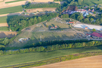 Vue aérienne de Haras de la Neée à Neewiller-près-Lauterbourg dans le département Bas Rhin, France