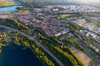 Vue aérienne de Wörth am Rhein dans le département Rhénanie-Palatinat, Allemagne