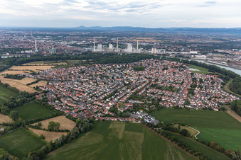Altrip dans le département Rhénanie-Palatinat, Allemagne depuis l'avion