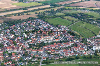 Vue aérienne de Église de l'Ange Gardien à Brühl dans le département Bade-Wurtemberg, Allemagne
