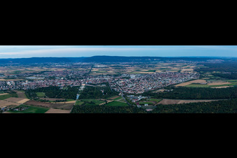 Vue aérienne de Panorama à Schwetzingen dans le département Bade-Wurtemberg, Allemagne