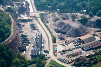 Vue aérienne de Matériaux de construction Gieger à Albersweiler dans le département Rhénanie-Palatinat, Allemagne