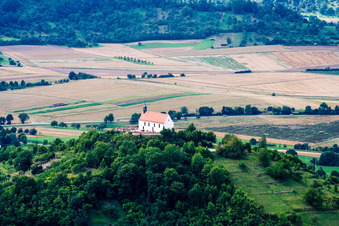 Vue aérienne de Chapelle Wurmlinger - Chapelle Saint-Remi dans le quartier Rottenburg am Neckar à Tübingen à Rottenburg am Neckar dans le département Bade-Wurtemberg, Allemagne