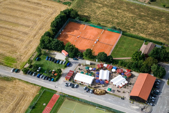 Vue aérienne de Club de tennis Unterjesingen eV à le quartier Unterjesingen in Tübingen dans le département Bade-Wurtemberg, Allemagne