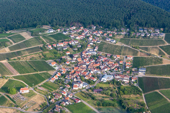 Quartier Gleiszellen in Gleiszellen-Gleishorbach dans le département Rhénanie-Palatinat, Allemagne d'en haut