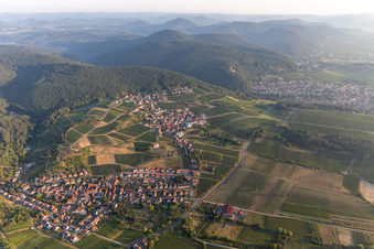 Quartier Gleiszellen in Gleiszellen-Gleishorbach dans le département Rhénanie-Palatinat, Allemagne depuis l'avion