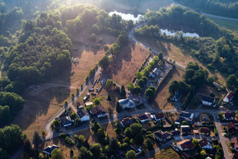 Vue aérienne de Cimetière à Ludwigswinkel dans le département Rhénanie-Palatinat, Allemagne