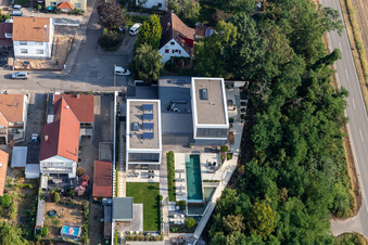Vue aérienne de Rue Saint-Georges à le quartier Hardtwald in Neupotz dans le département Rhénanie-Palatinat, Allemagne
