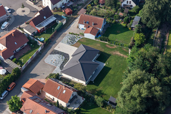 Vue aérienne de Dans la forêt à Rheinzabern dans le département Rhénanie-Palatinat, Allemagne