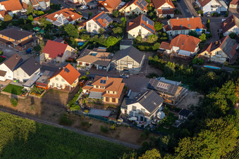 Vue d'oiseau de Leimersheim dans le département Rhénanie-Palatinat, Allemagne