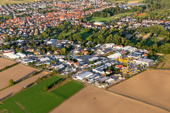 Vue aérienne de Zone industrielle Am Hambiegel, Krautstückerweg à le quartier Liedolsheim in Dettenheim dans le département Bade-Wurtemberg, Allemagne