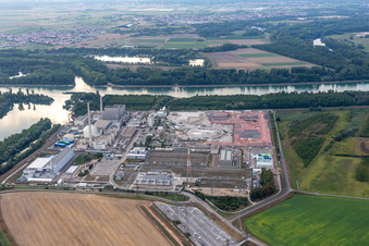Vue aérienne de Démantèlement de la centrale nucléaire, place au courant continu à Philippsburg dans le département Bade-Wurtemberg, Allemagne